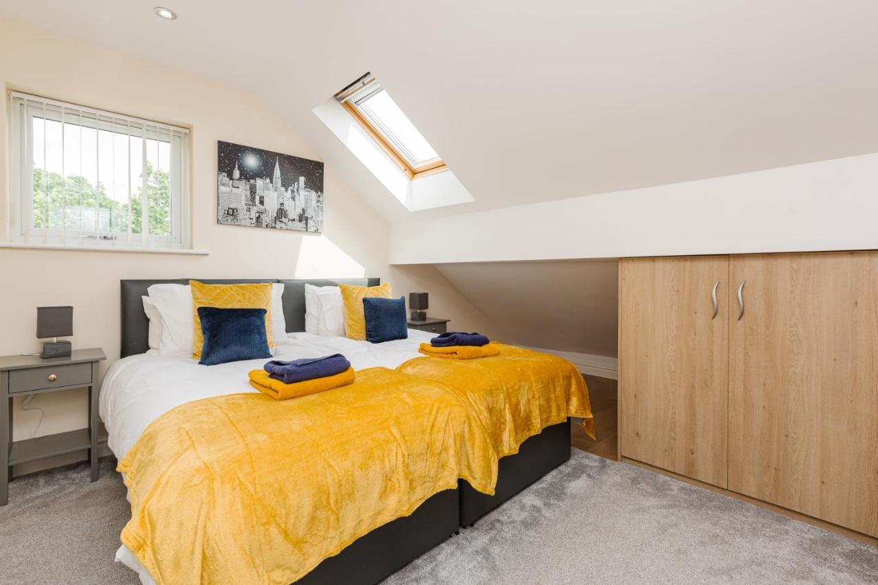 Apartment Oxheys House - 5 Bedrooms Contractors Parking *