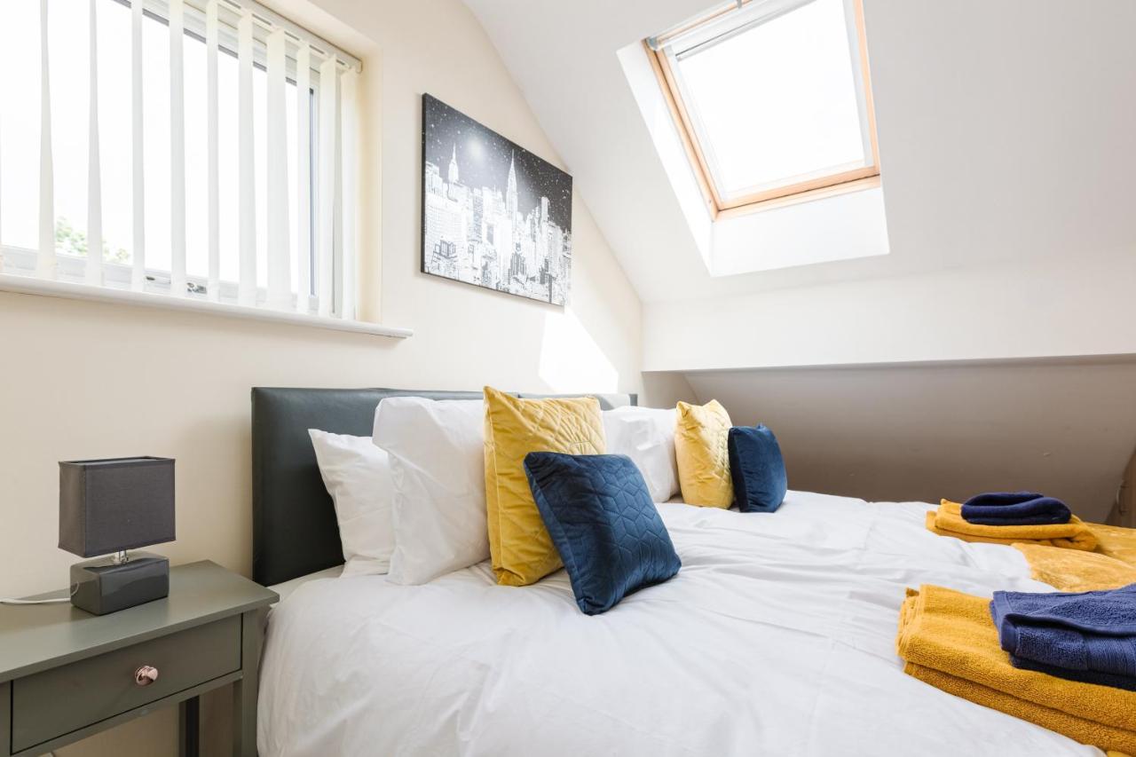 Oxheys House - 5 Bedrooms Contractors Parking Preston (Lancashire)