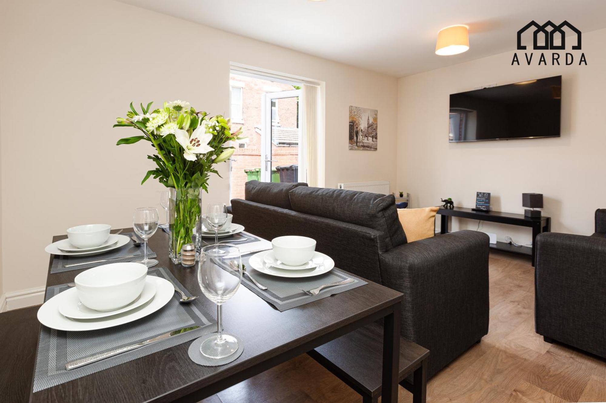 Oxheys House - 5 Bedrooms Contractors Parking Preston (Lancashire)